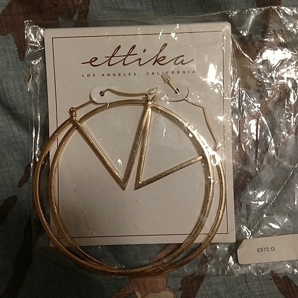 ettika Hoop Pierced Earrings